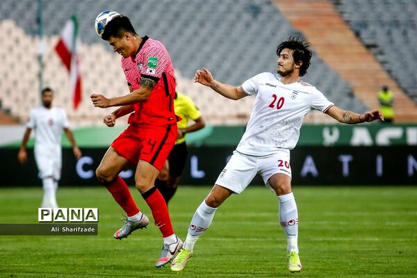 دیدار تیم‌های فوتبال ایران و کره جنوبی