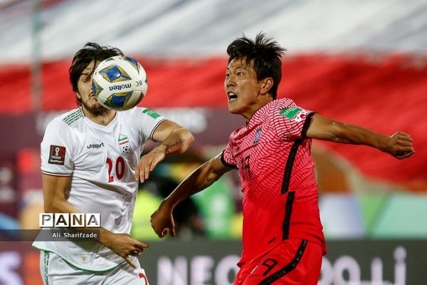 دیدار تیم‌های فوتبال ایران و کره جنوبی