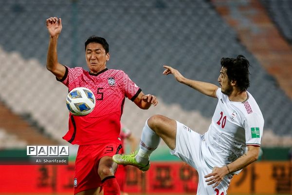 دیدار تیم‌های فوتبال ایران و کره جنوبی