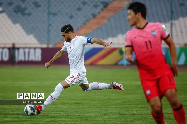 دیدار تیم‌های فوتبال ایران و کره جنوبی