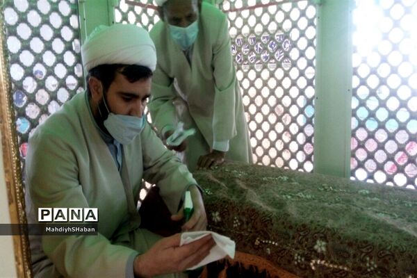 آیین معنوی غبارروبی  و عطر افشانی امامزاده سید محمد(ع) کاشمر