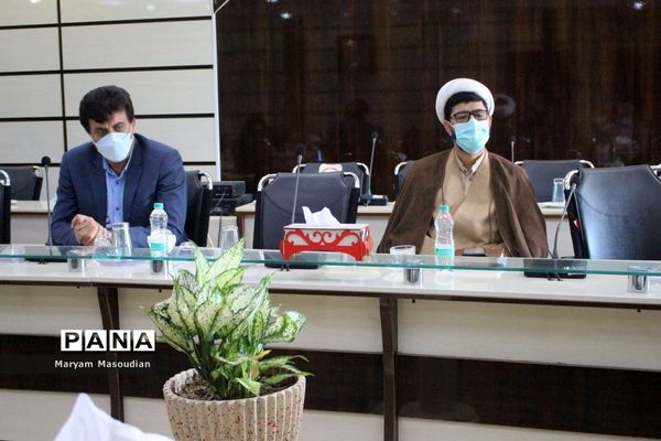 نشست بیست و چهارمین دوره انتخابات شوراهای دانش‌آموزی مدارس استان بوشهر