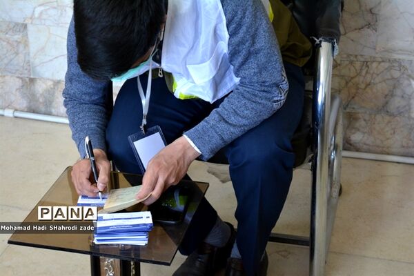 واکسیناسیون دانش‌آموزان دبیرستان امام علی (ع) ناحیه یک آموزش و پرورش