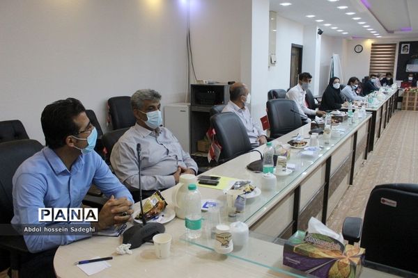 جلسه روسا و مسئولان مراکز و هسته‌های مشاوره آموزش و پرورش استان بوشهر