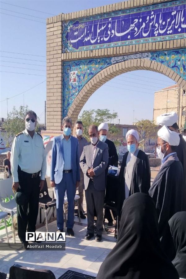 برگزاری آیین غبار روبی و عطر افشانی مزار شهدا روستای دهنو خلیل آباد