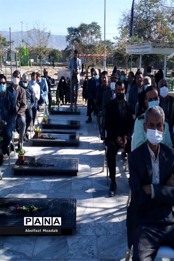 برگزاری آیین غبار روبی و عطر افشانی مزار شهدا روستای دهنو خلیل آباد