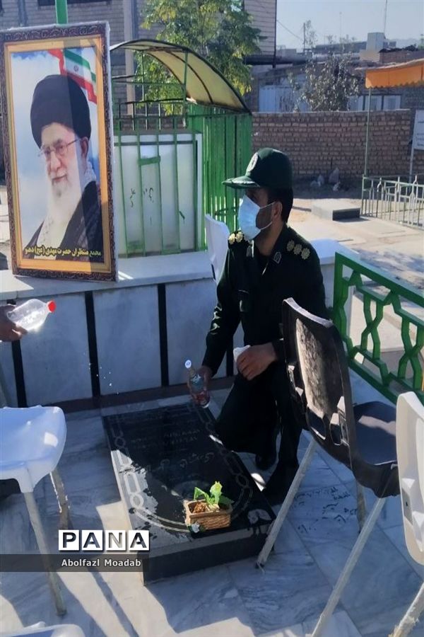 برگزاری آیین غبار روبی و عطر افشانی مزار شهدا روستای دهنو خلیل آباد