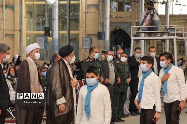دیدار رئیس جمهوری با علما، نخبگان، خانواده معظم شهداء و اقشار مختلف مردم در شیراز