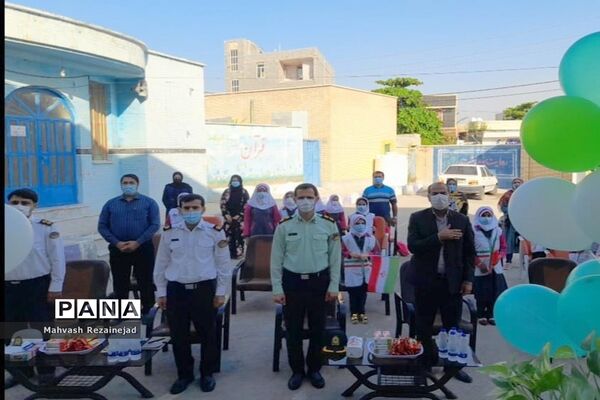 گرامیداشت هفته نیروی انتظامی شهرستان عسلویه با همکاری دانش آموزان پیشتاز