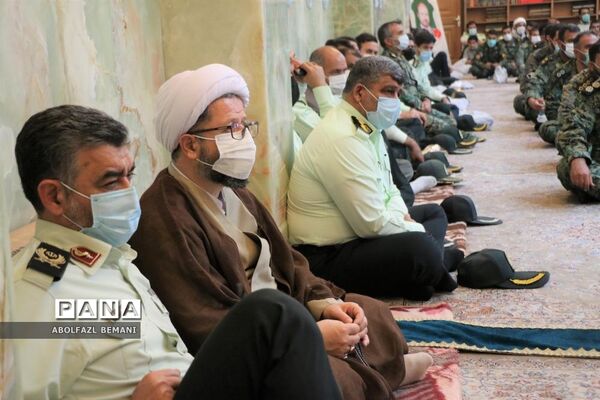 غبارروبی مزار شهدا در هفته نیروی انتظامی
