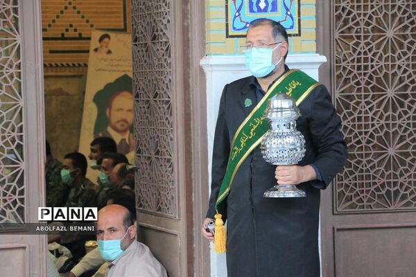 غبارروبی مزار شهدا در هفته نیروی انتظامی