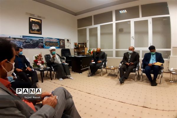 برگزاری جلسه هم‌اندیشی تشویق نوجوانان به نماز جمعه در دفتر امام جمعه کاشمر