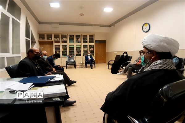 برگزاری جلسه هم‌اندیشی تشویق نوجوانان به نماز جمعه در دفتر امام جمعه کاشمر