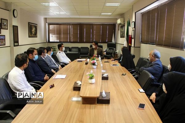 نشست سازمان آتش نشانی  و خدمات ایمنی  شهرداری شهر شیراز با سازمان دانش آموزی استان فارس