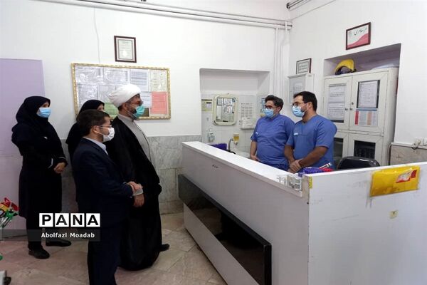 بازدید وتقدیر امام جمعه کاشمر از زحمات کادر درمان