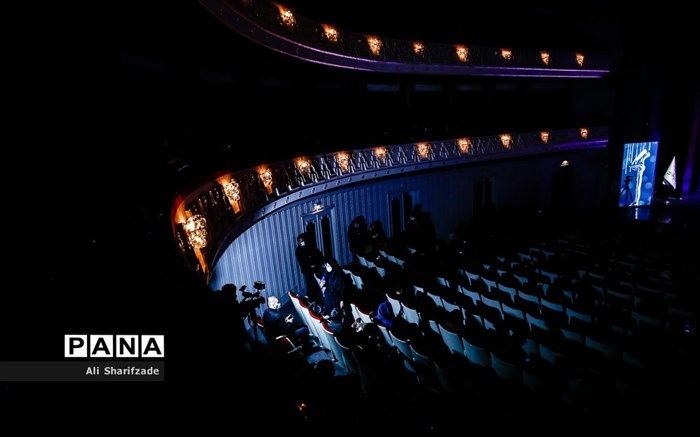 فراخوان مسابقه و نمایشگاه پوستر جشنواره بین‌المللی تئاتر فجر منتشر شد