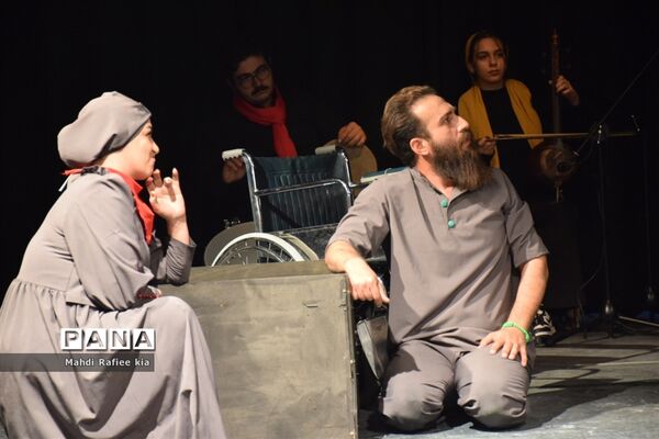 اجرای تئاتر «چهار صندوق»