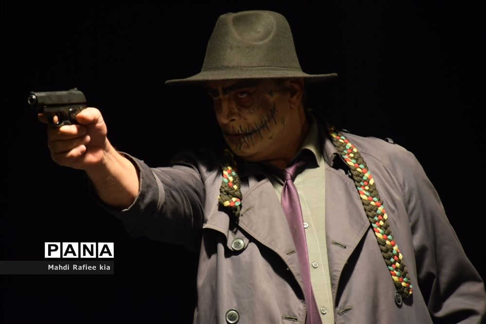 اجرای تئاتر «چهار صندوق»