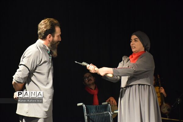 اجرای تئاتر «چهار صندوق»