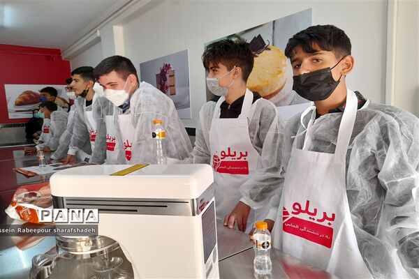 افتتاح نخستین رشته نان، شیرینی  و شکلات کشور در هنرستان شریعتی منطقه 16