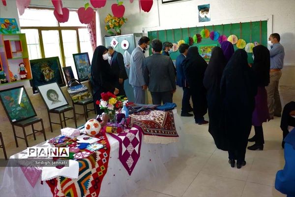 آیین بزرگداشت هفته پیوند اولیا و مربیان در مدارس آباده