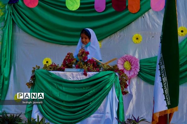 آیین بزرگداشت هفته پیوند اولیا و مربیان در مدارس آباده