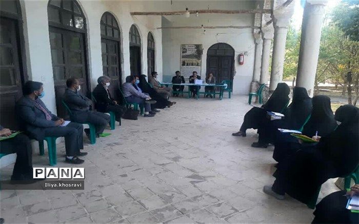 برگزاری جلسه هم‌اندیشی مدیران کانون‌های تربیتی و فرهنگی استان با اداره فرهنگی و هنری