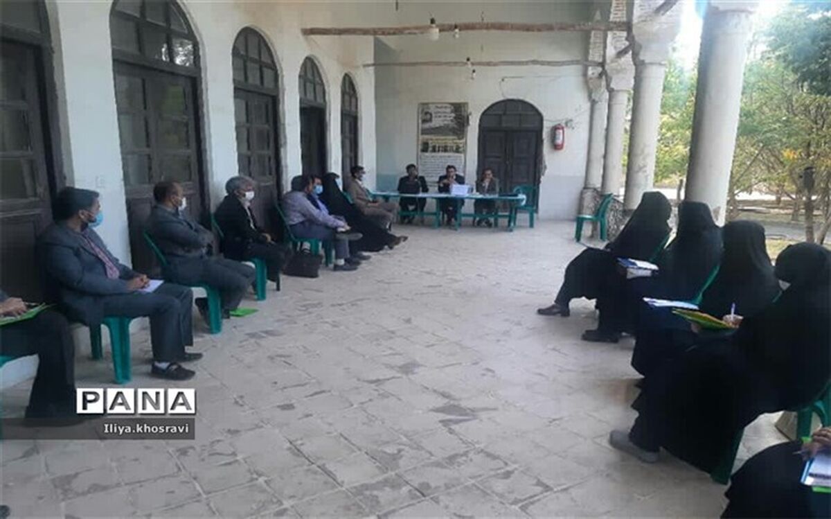 برگزاری جلسه هم‌اندیشی مدیران کانون‌های تربیتی و فرهنگی استان با اداره فرهنگی و هنری