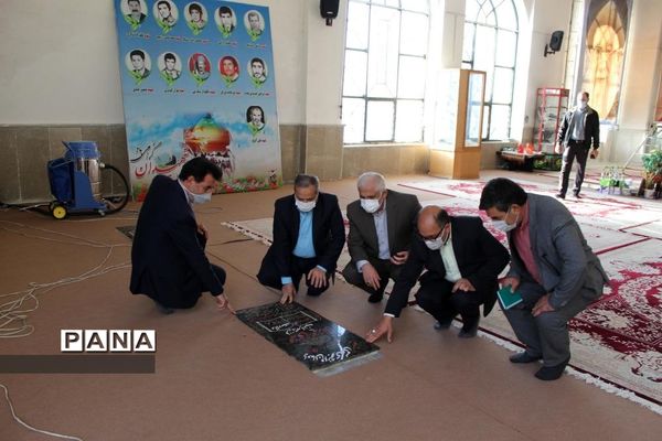 ادای احترام سرپرست وزارت آموزش و پرورش به مقام شامخ شهدای استان کهگیلویه و بویراحمد