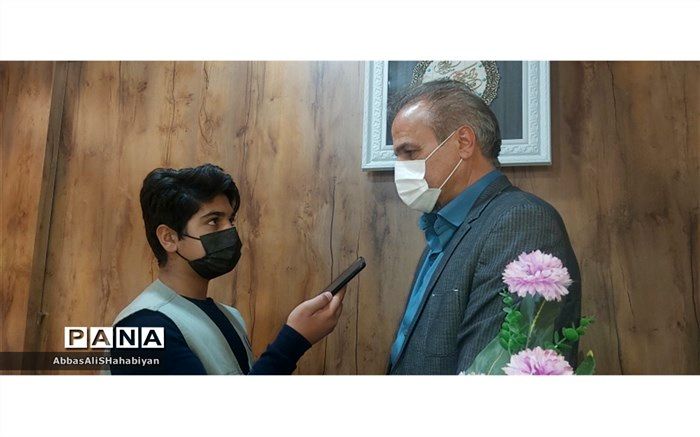 دانش‌آموزان هنر را حتما باید همراه علم آن بیاموزند