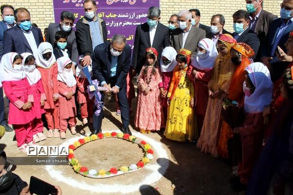 مراسم نمادین جمع‌آوری مدارس کانکسی کهگیلویه و بویراحمد