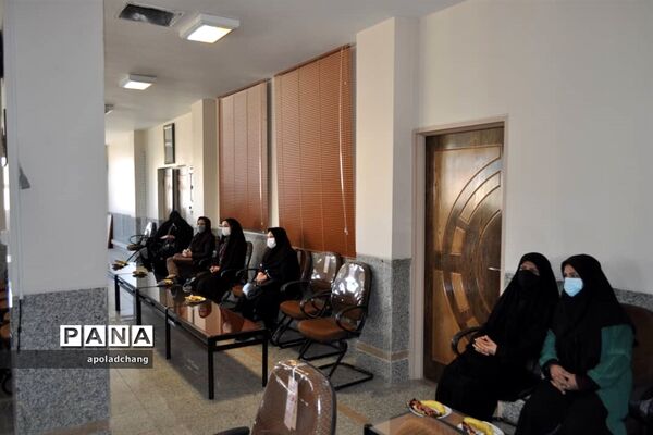 تجلیل از دانش‌آموزان فعال پیشتاز نجف آباد در زمینه خبرنگاری، مناظره و مجلس دانش‌آموزی