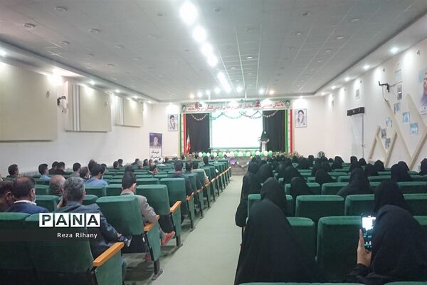 نشست کارگروه تخصصی معاونان و مربیان پرورشی شهرستان کاشمر