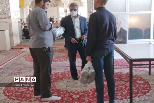 برگزاری نماز جمعه در محل زیارتگاه امامزاده سید حمزه کاشمر