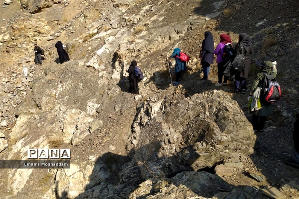 کوهنوردی همکاران اداری منطقه ۲ به مناسبت هفته تربیت‌بدنی