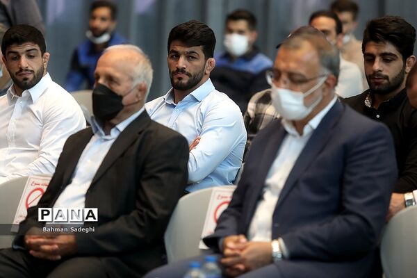 مراسم تجلیل از کشتی‌گیران تیم ملی