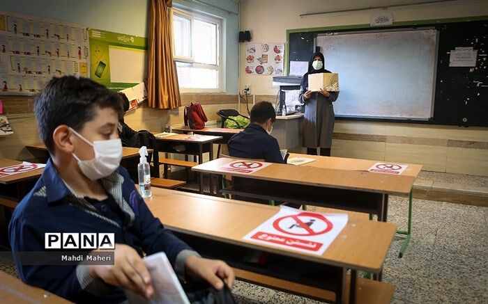 آخرین اخبار از بازگشایی مدارس؛ فردا برای بازگشایی حضوری ابتدایی‌ها تصمیم‌گیری می‌شود