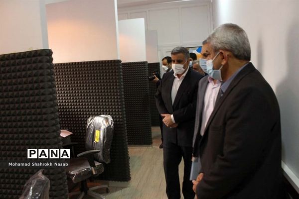 بازدید مدیرکل آموزش و پرورش خوزستان از خط ملی نماد