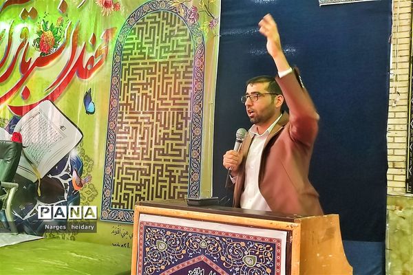برپایی محفل انس با قرآن در شهرستان امیدیه