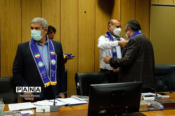 نشست سرپرست وزارت آموزش و پرورش با هیات امنای سازمان دانش‌آموزی