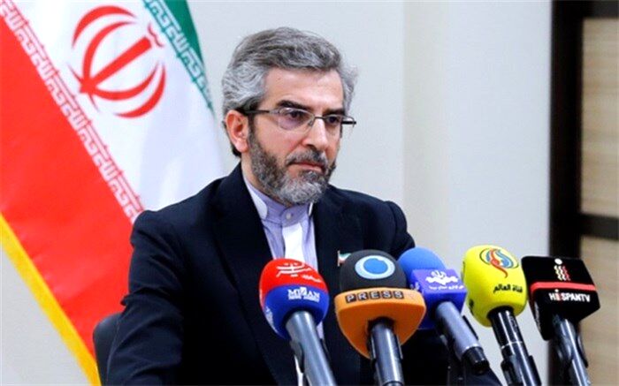 علی باقری وارد بروکسل شد