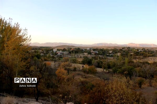 طبیعت پاییزی روستای کهک شهرستان غرق‌آباد
