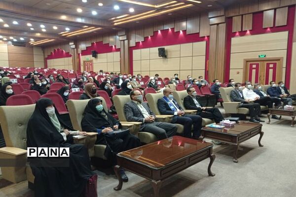 دوره آموزشی تبین و تشریح سند تحول تشکیلات دانش‌آموزی پیشتازان