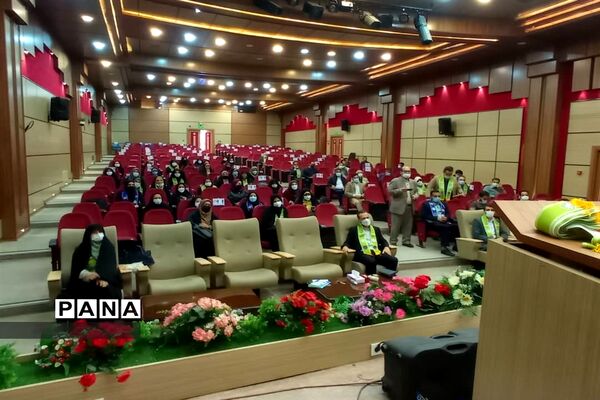 دوره آموزشی تبین و تشریح سند تحول تشکیلات دانش‌آموزی پیشتازان