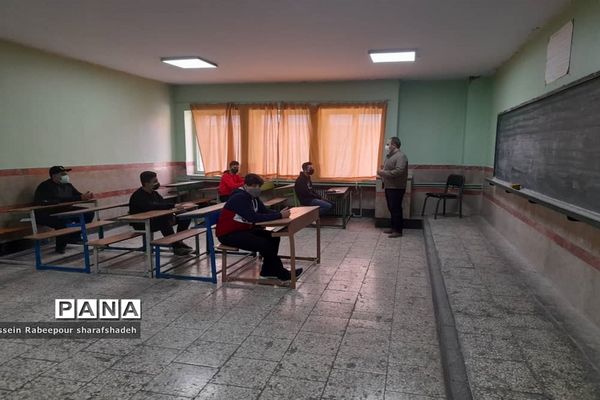 آموزش حضوری در هنرستان شریعتی منطقه 16