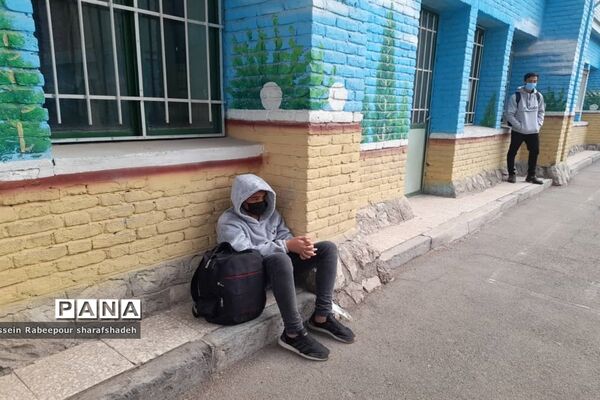 آموزش حضوری در هنرستان شریعتی منطقه 16