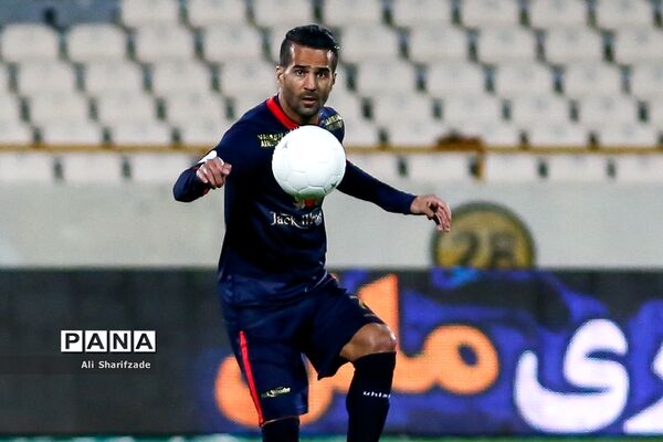 دیدار تیم‌های فوتبال پرسپولیس و نساجی