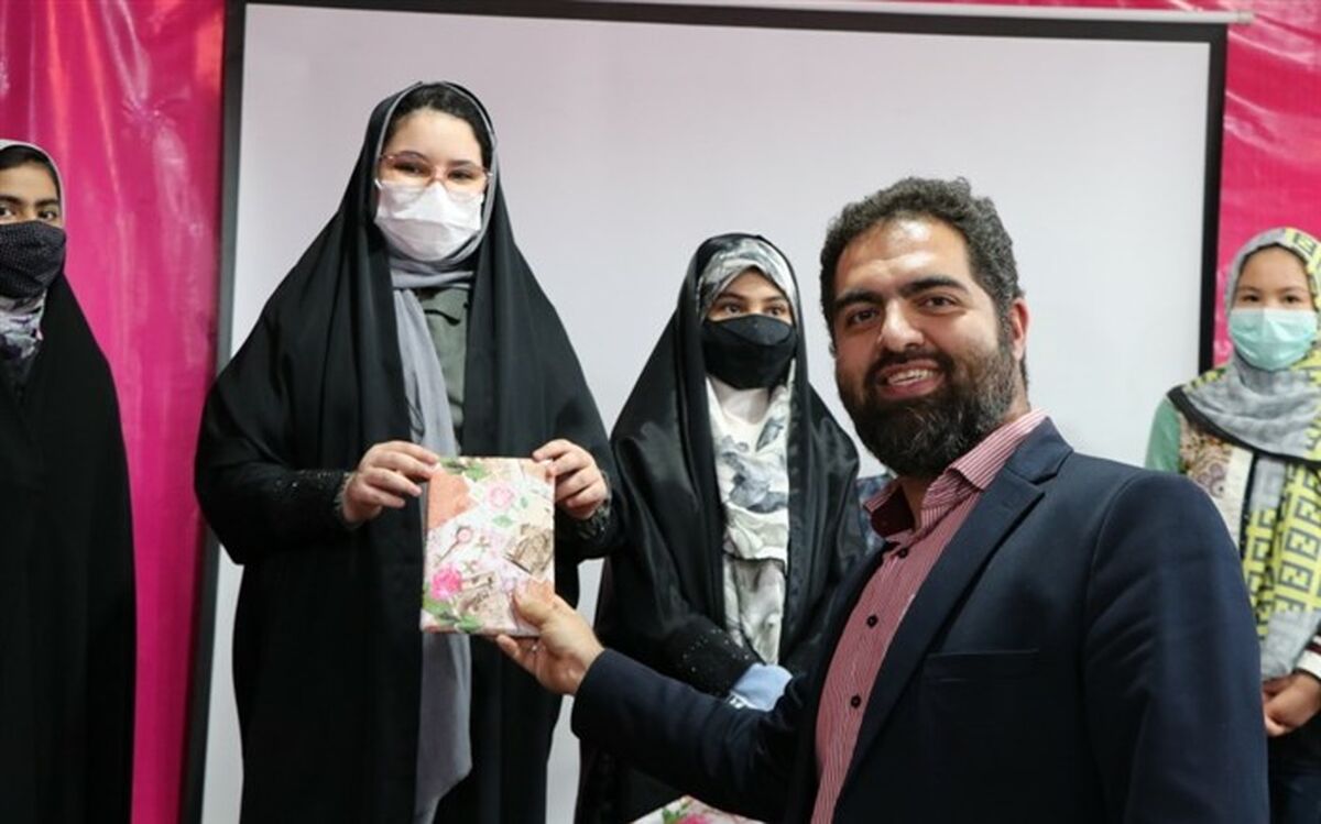 تجلیل از برگزیدگان باشگاه فن بیان کانون شهید رجایی  ناحیه دو شهرری