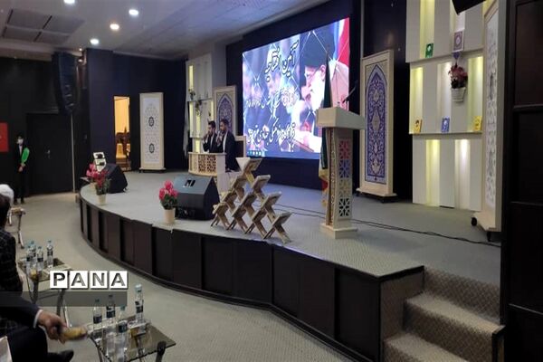 برگزاری محفل انس با قرآن کریم در امامزاده طاهر کرج