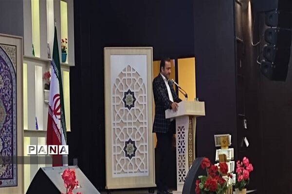 برگزاری محفل انس با قرآن کریم در امامزاده طاهر کرج